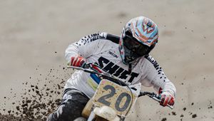 Preview wallpaper motorcycle, bike, motorcyclist, sand, stunt