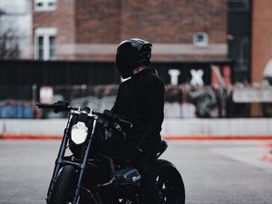 Preview wallpaper motorcycle, bike, motorcyclist, helmet, black