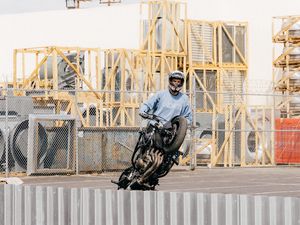 Preview wallpaper motorcycle, bike, motorcyclist, helmet, trick
