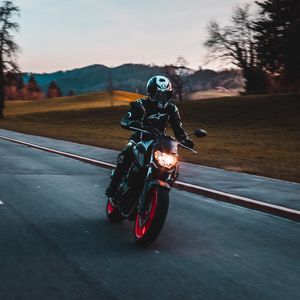 Preview wallpaper motorcycle, bike, motorcyclist, speed, road