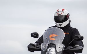 Preview wallpaper motorcycle, bike, motorcyclist, helmet, road