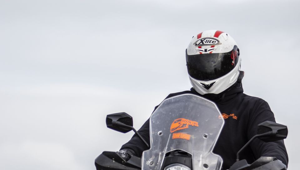 960x544 Wallpaper motorcycle, bike, motorcyclist, helmet, road