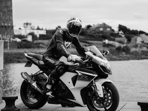 Preview wallpaper motorcycle, bike, motorcyclist, helmet, black and white, moto