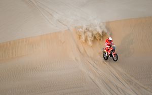 Preview wallpaper motorcycle, bike, motorcyclist, red, rally, desert, moto