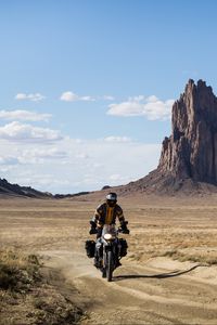 Preview wallpaper motorcycle, bike, motorcyclist, biker, rock, desert