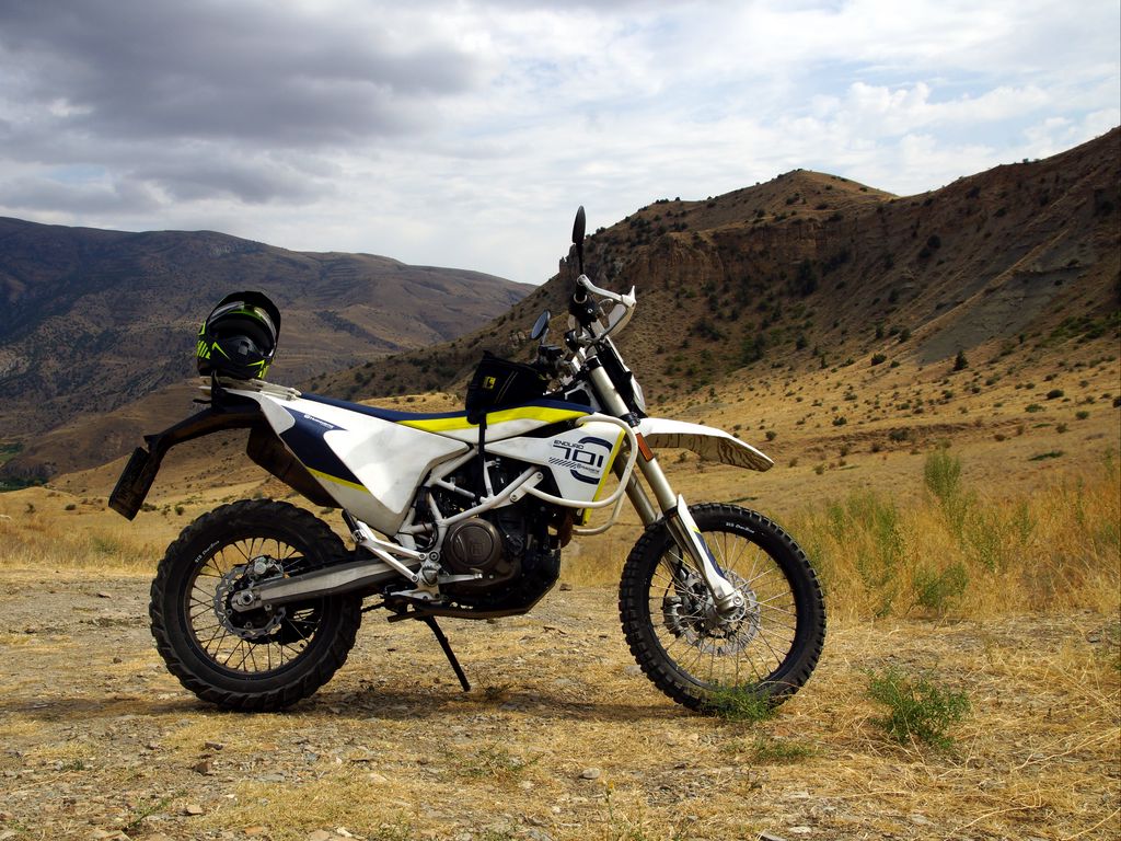1024x768 Wallpaper motorcycle, bike, mountains, nature