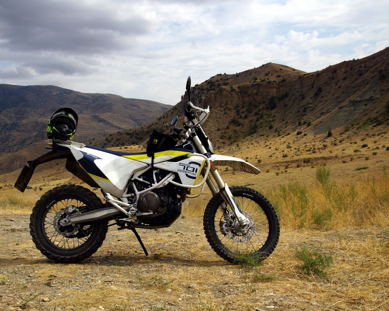1280x1024 Wallpaper motorcycle, bike, mountains, nature