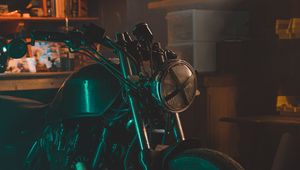 Preview wallpaper motorcycle, bike, side view, garage