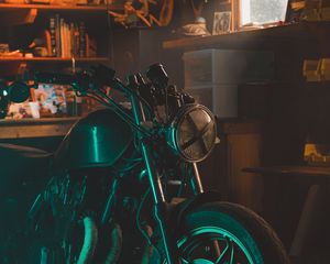 Preview wallpaper motorcycle, bike, side view, garage