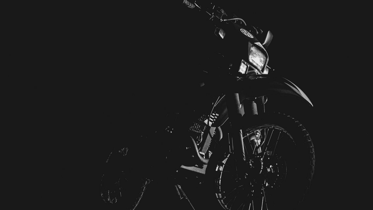 Wallpaper motorcycle, bw, wheel, steering wheel, darkness