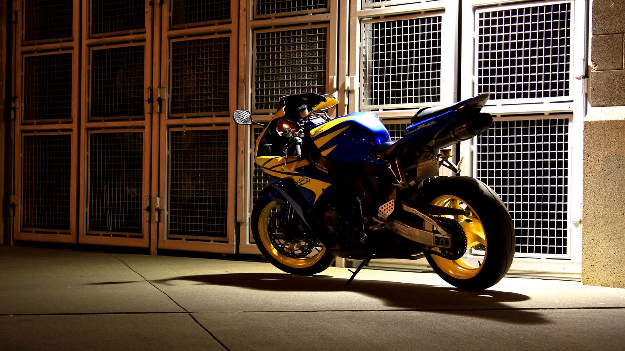 Wallpaper motorcycle, evening, yard
