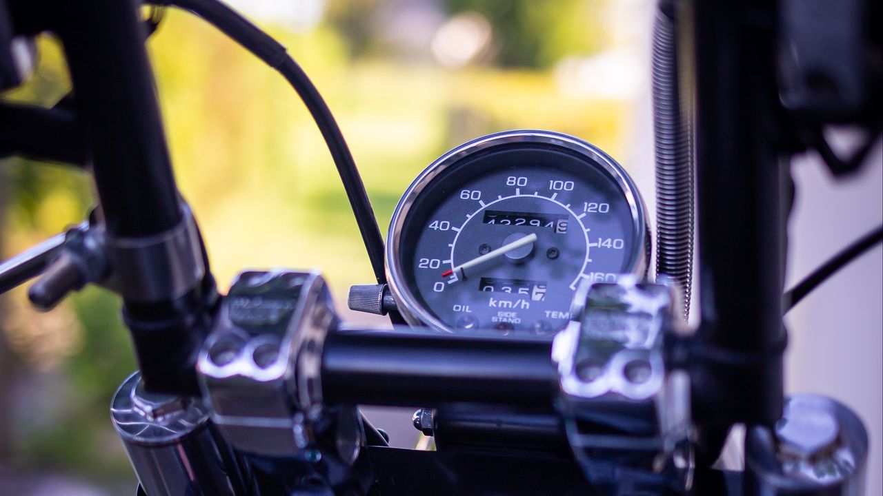 Wallpaper motorcycle, handle bar, speedometer, blur