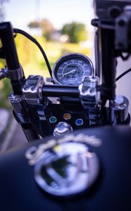 Preview wallpaper motorcycle, handle bar, speedometer, blur