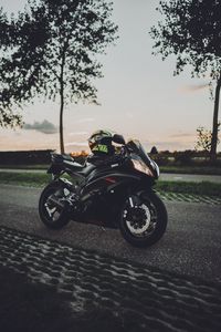 Preview wallpaper motorcycle, helmet, bike, side view