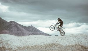 Preview wallpaper motorcycle, helmet, jump