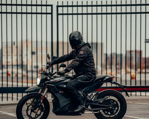 Preview wallpaper motorcycle, helmet, motorcyclist, side view