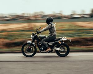 Preview wallpaper motorcycle, helmet, movement