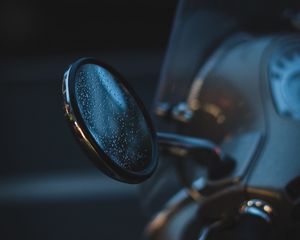 Preview wallpaper motorcycle, mirror, drops, rain, wet