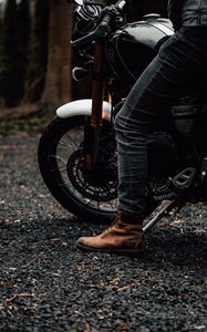 Preview wallpaper motorcycle, motor, motorcyclist, leg