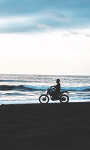 Preview wallpaper motorcycle, motorcyclist, beach, dark, silhouette