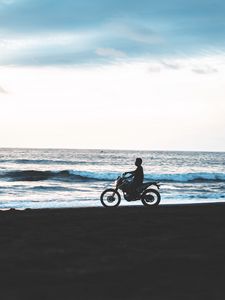 Preview wallpaper motorcycle, motorcyclist, beach, dark, silhouette