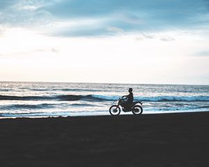 Preview wallpaper motorcycle, motorcyclist, beach, dark, silhouette
