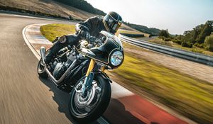Preview wallpaper motorcycle, motorcyclist, bike, track, road, speed