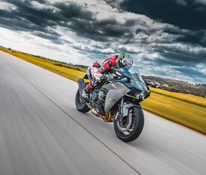 Preview wallpaper motorcycle, motorcyclist, bike, sports, speed, road