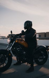 Preview wallpaper motorcycle, motorcyclist, bike, helmet, wheels