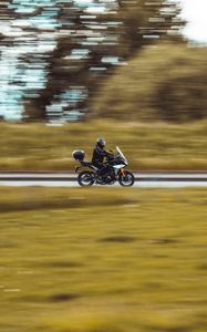 Preview wallpaper motorcycle, motorcyclist, bike, helmet, blur