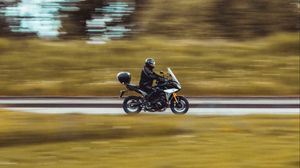 Preview wallpaper motorcycle, motorcyclist, bike, helmet, blur