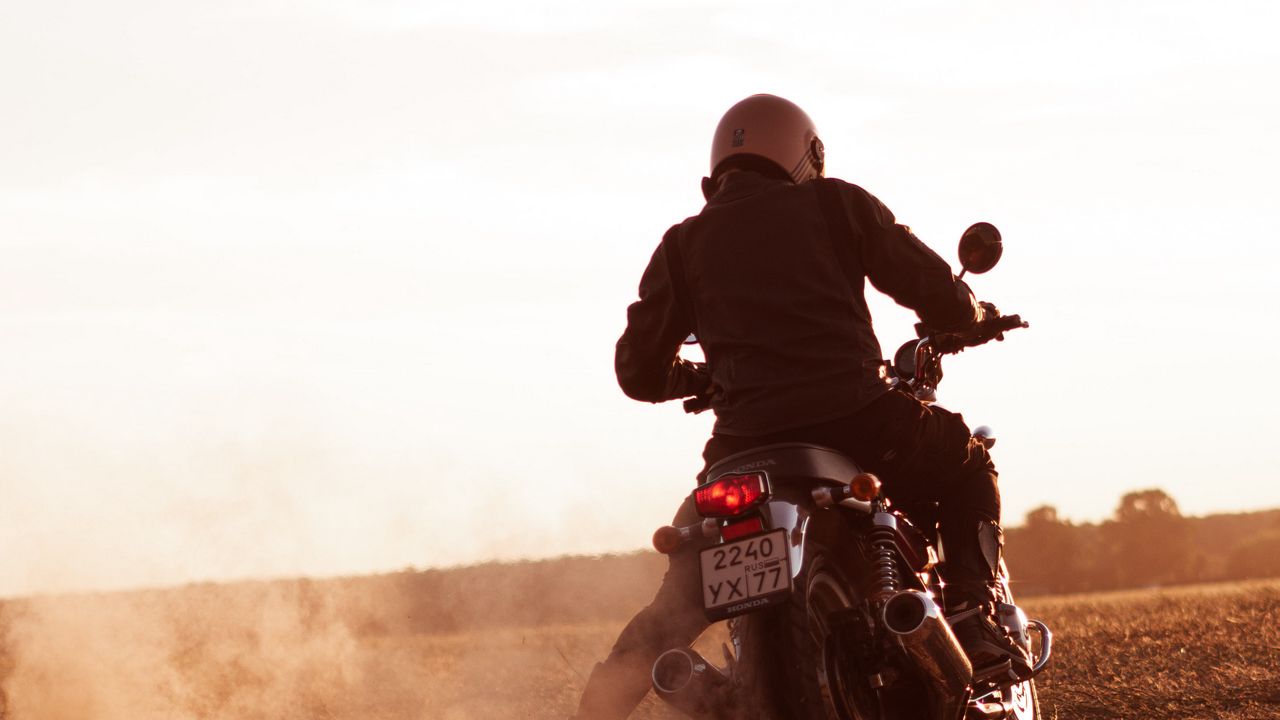 Wallpaper motorcycle, motorcyclist, bike, helmet, dust, desert