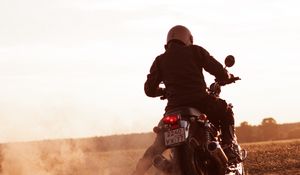 Preview wallpaper motorcycle, motorcyclist, bike, helmet, dust, desert