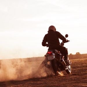Preview wallpaper motorcycle, motorcyclist, bike, helmet, dust, desert