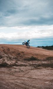 Preview wallpaper motorcycle, motorcyclist, bike, slope, sky