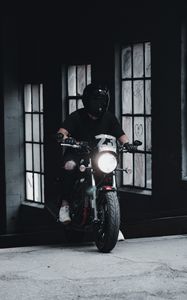 Preview wallpaper motorcycle, motorcyclist, bike, helmet, headlight