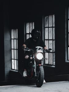 Preview wallpaper motorcycle, motorcyclist, bike, helmet, headlight