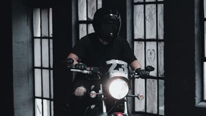 Preview wallpaper motorcycle, motorcyclist, bike, helmet, headlight