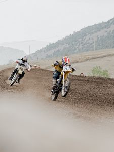 Preview wallpaper motorcycle, motorcyclist, bike, dust, race