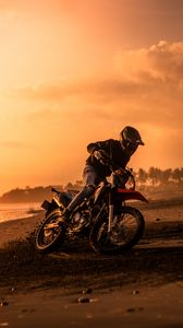 Preview wallpaper motorcycle, motorcyclist, bike, cross, beach