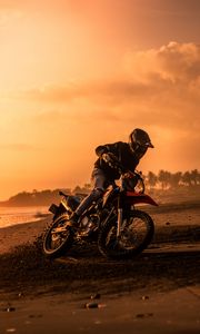 Preview wallpaper motorcycle, motorcyclist, bike, cross, beach