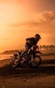 Preview wallpaper motorcycle, motorcyclist, bike, cross, beach