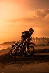 Preview wallpaper motorcycle, motorcyclist, bike, cross, beach