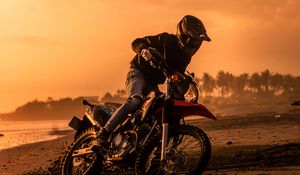 Preview wallpaper motorcycle, motorcyclist, bike, cross, beach