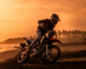 Preview wallpaper motorcycle, motorcyclist, bike, cross, beach