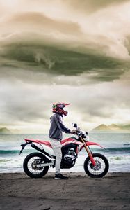Preview wallpaper motorcycle, motorcyclist, bike, beach