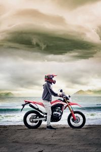 Preview wallpaper motorcycle, motorcyclist, bike, beach