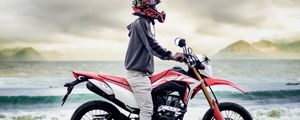 Preview wallpaper motorcycle, motorcyclist, bike, beach