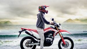 Preview wallpaper motorcycle, motorcyclist, bike, beach