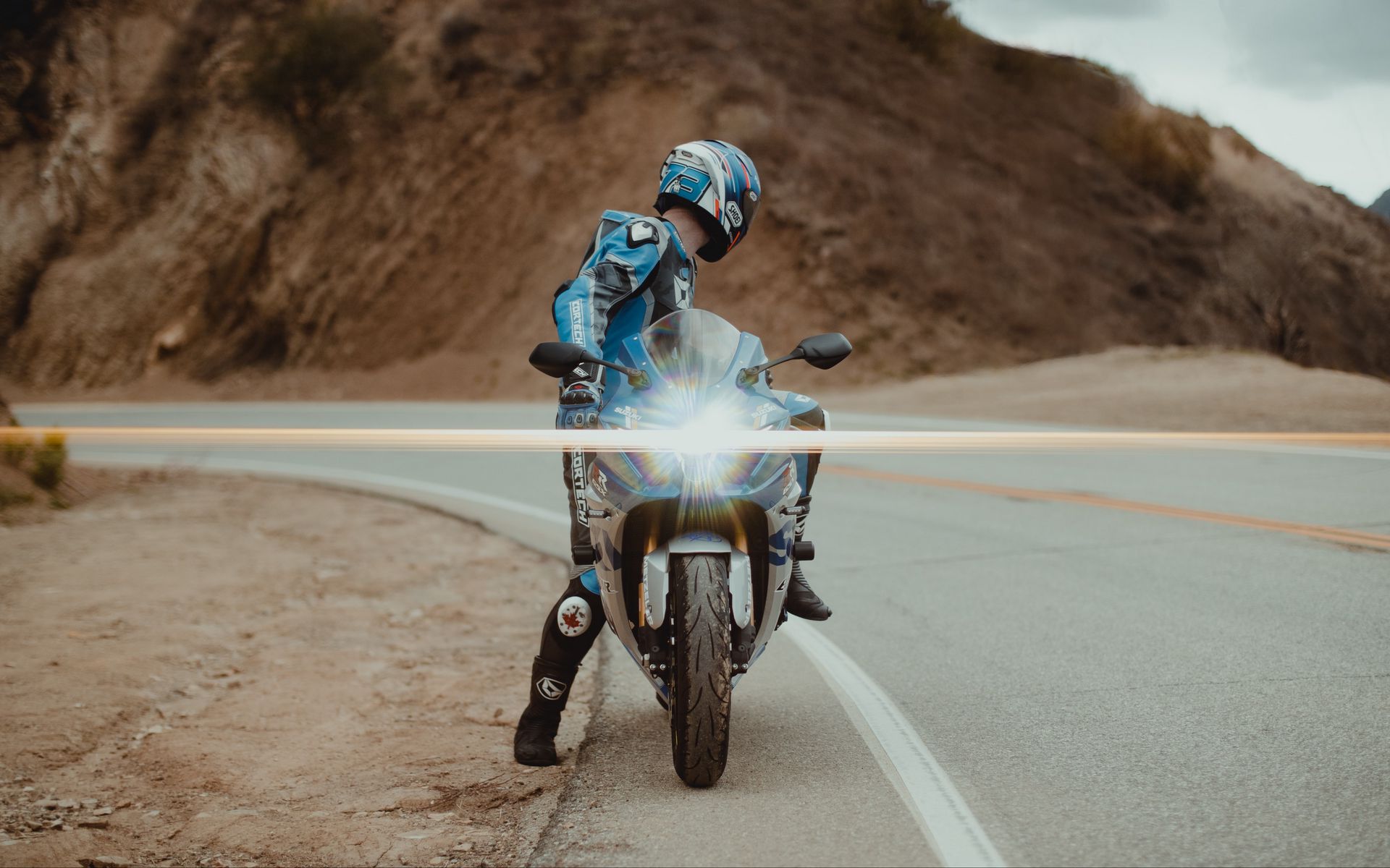 1920x1200 Wallpaper motorcycle, motorcyclist, bike, sport bike, light